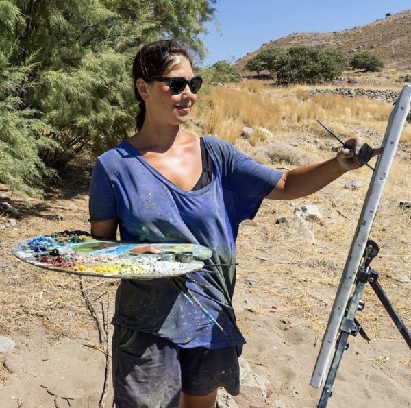 Natasha Lien at her easel plein air painting