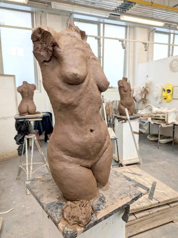 NEW: Modelling a 2/3 Scale Torso from Life